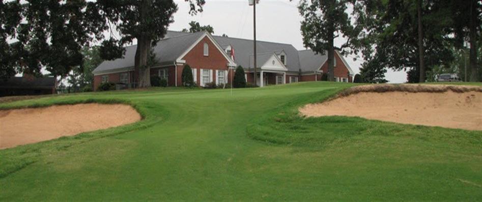 Image: Clubhouse Green at Siler City Country Club